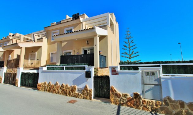 Townhouse - Resale - San Miguel de Salinas -
                San Miguel de Salinas