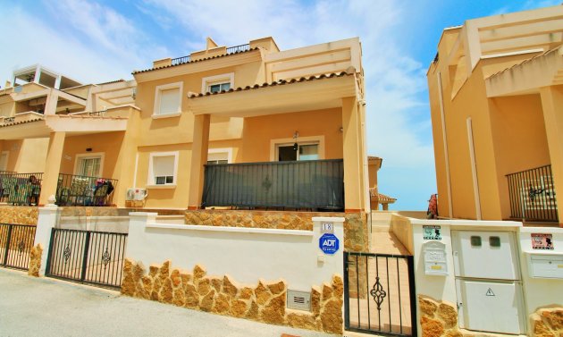 Townhouse - Resale - San Miguel de Salinas -
                San Miguel de Salinas