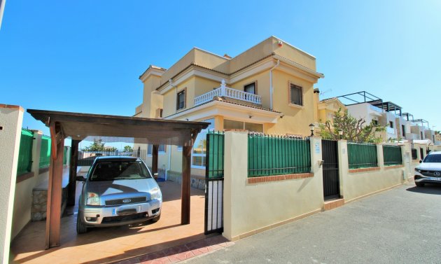 Villa - Återförsäljning - Cabo Roig -
                Cabo Roig