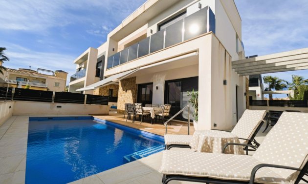 Villa - Återförsäljning - Cabo Roig -
                Lomas de Cabo Roig