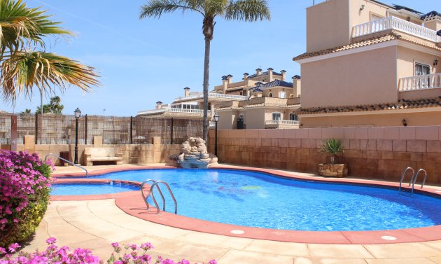 Villa - Återförsäljning - Orihuela Costa -
                Los Dolses