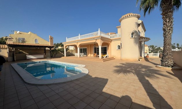 Villa - Återförsäljning - Playa Flamenca -
                Play Flamenca