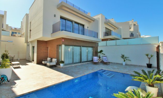Villa - Återförsäljning - Villamartín - Villamartin