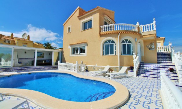Villa - Återförsäljning - Villamartín - Villamartin