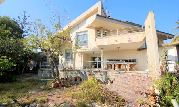 Villa - Resale - Alicante - Campoamor