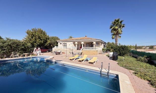 Villa - Resale - Gea de Truyols -
                Gea de Truyols