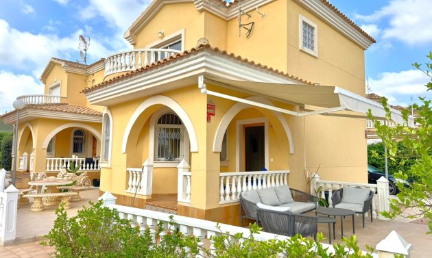 Villa - Resale - Orihuela Costa - Villamartín