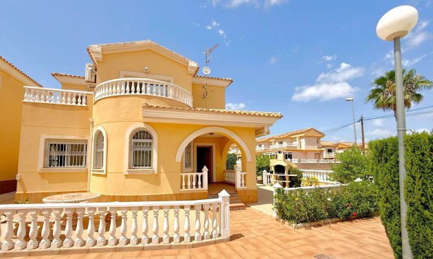 Villa - Resale - Orihuela Costa - Villamartín
