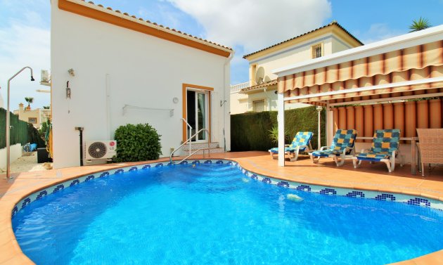 Villa - Resale - Villamartín -
                Los Dolses