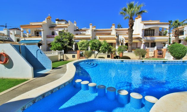 Villa - Resale - Villamartín -
                Los Dolses