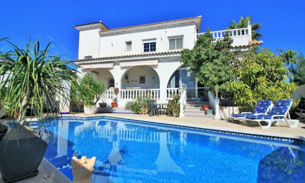 Villa - Resale - Villamartín - Villamartin