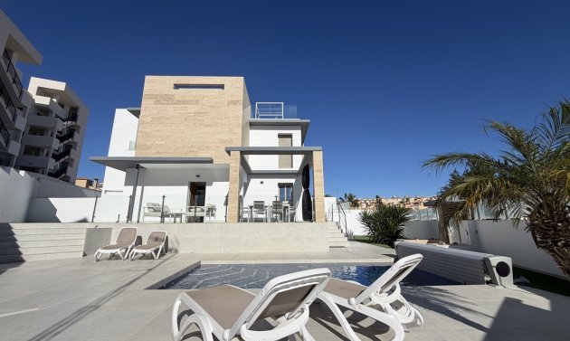 Villa - Resale - Villamartín - Villamartin
