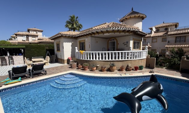 Villa - Resale - Villamartín -
                Villamartin