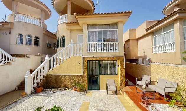 Villa - Resale - Villamartín -
                Villamartin