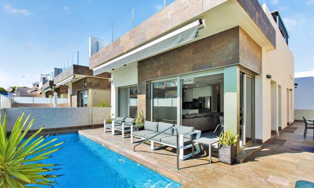 Villa - Resale - Villamartín - Villamartin