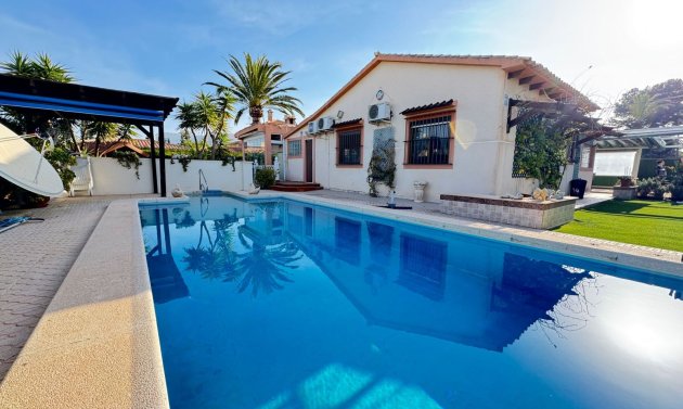 Villa - Reventa - Cabo Roig -
                Cabo Roig