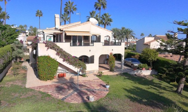 Villa - Reventa - Villamartin -
                Villamartin