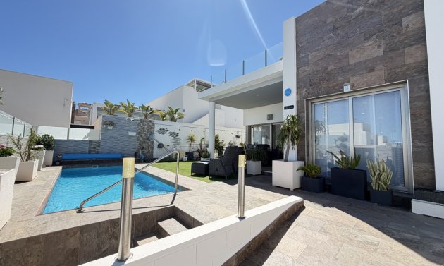 Villa - Reventa - Villamartín - Villamartin