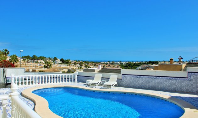 Villa - Wiederverkauf - Villamartín -
                Villamartin