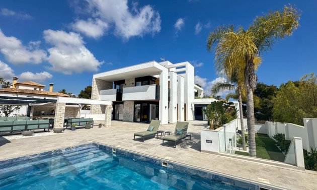 Villa - Wiederverkauf - Villamartín -
                Villamartin