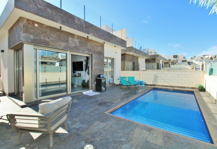 Wiederverkauf - Detached Villa -
Villamartín - Villamartin