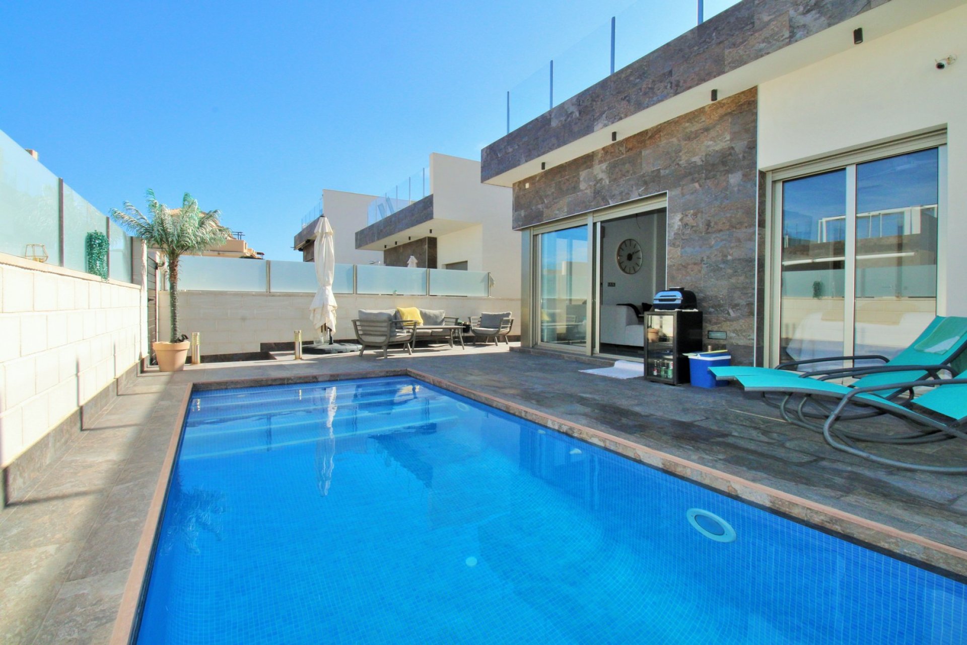 Wiederverkauf - Detached Villa -
Villamartín - Villamartin