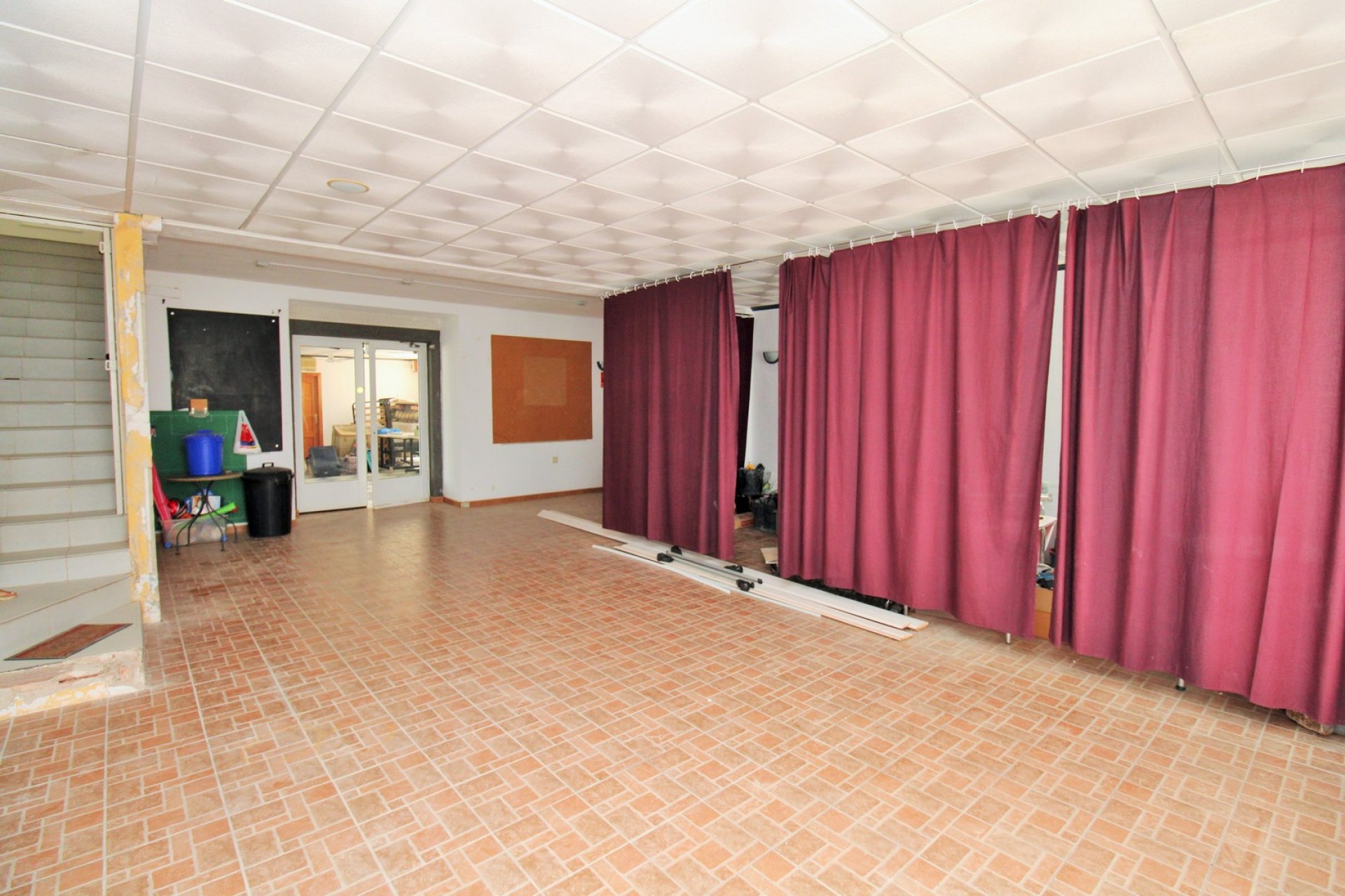 Wiederverkauf - Kommerziell -
Villamartín - Villamartin