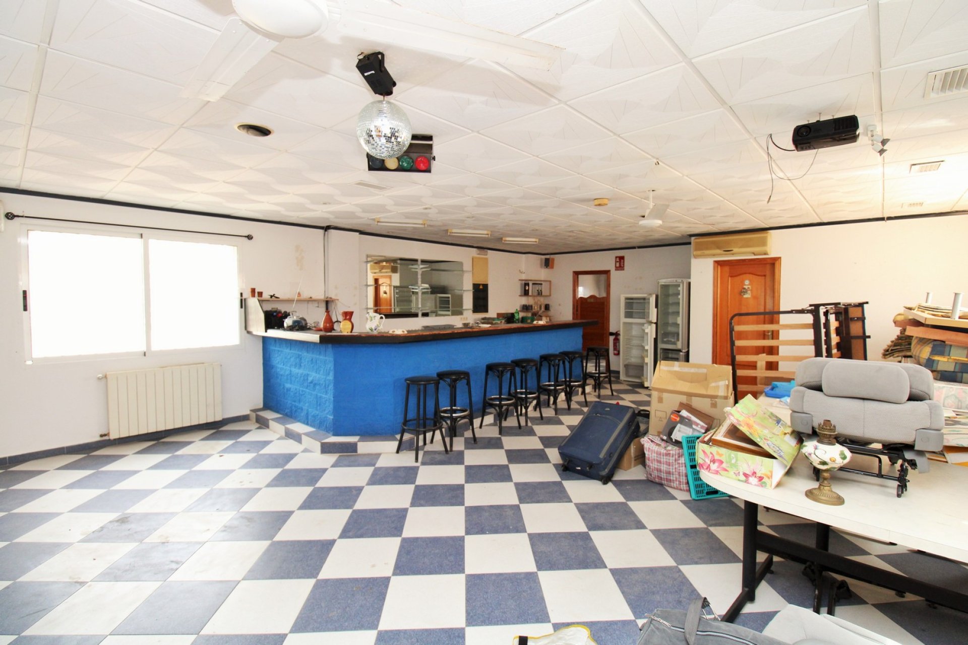 Wiederverkauf - Kommerziell -
Villamartín - Villamartin