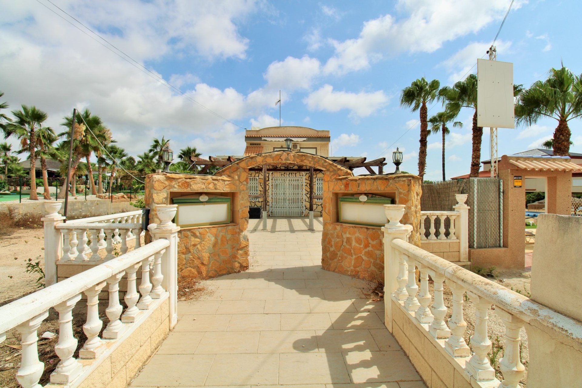 Wiederverkauf - Kommerziell -
Villamartín - Villamartin