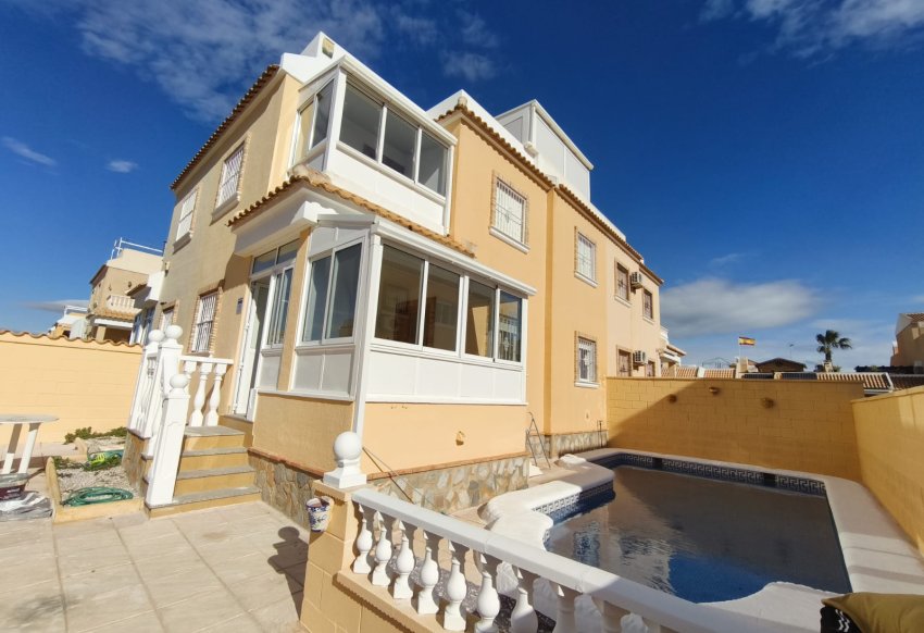 Wiederverkauf - Quad House -
Ciudad Quesada - Lo Marabu