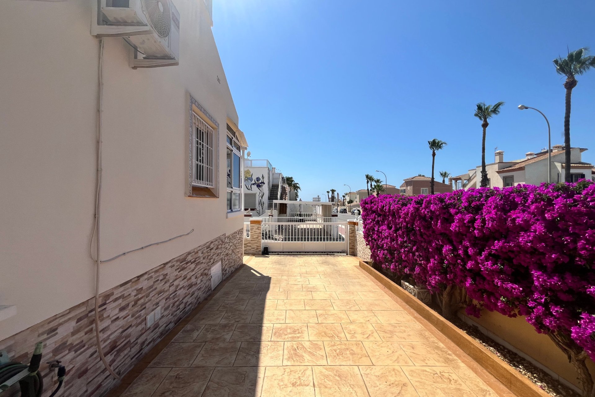 Wiederverkauf - Quad House -
Playa Flamenca - Jumilla