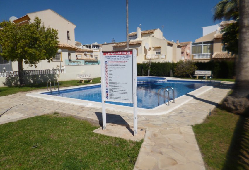Wiederverkauf - Semi Detached Villa -
Playa Flamenca