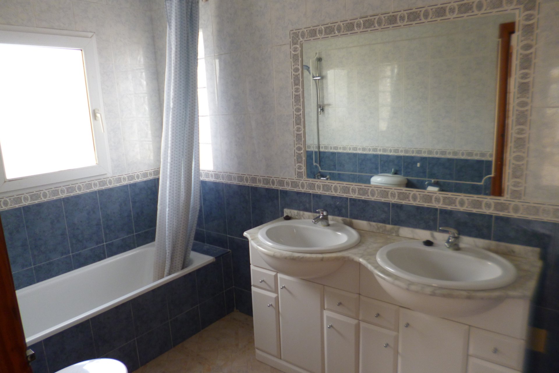 Wiederverkauf - Semi Detached Villa -
Playa Flamenca