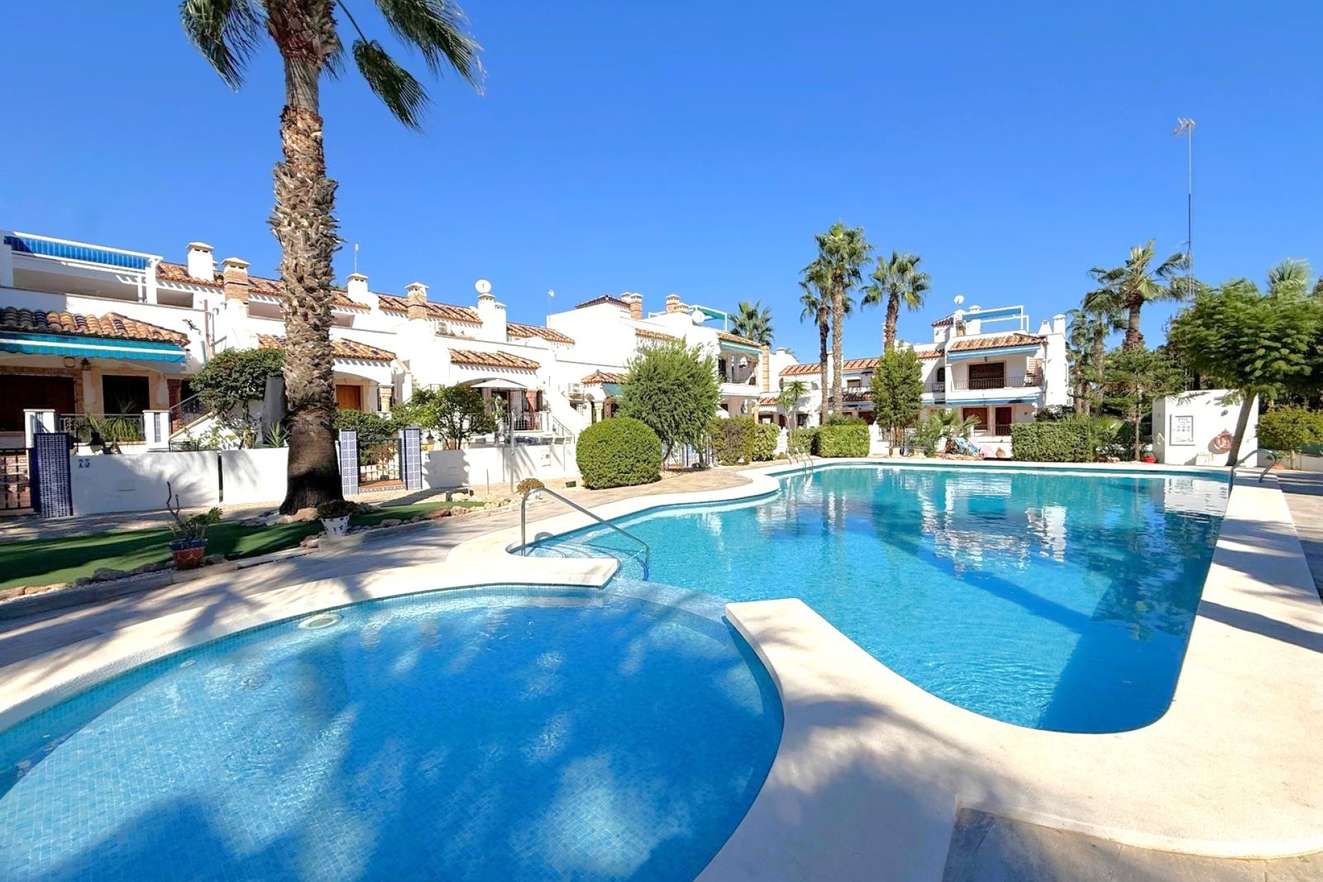 Wiederverkauf - Stadthaus -
Orihuela Costa - Villamartín