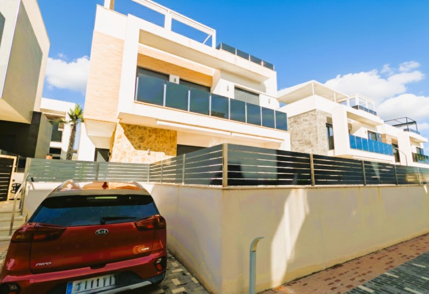 Wiederverkauf - Villa -
Cabo Roig - Lomas de Cabo Roig