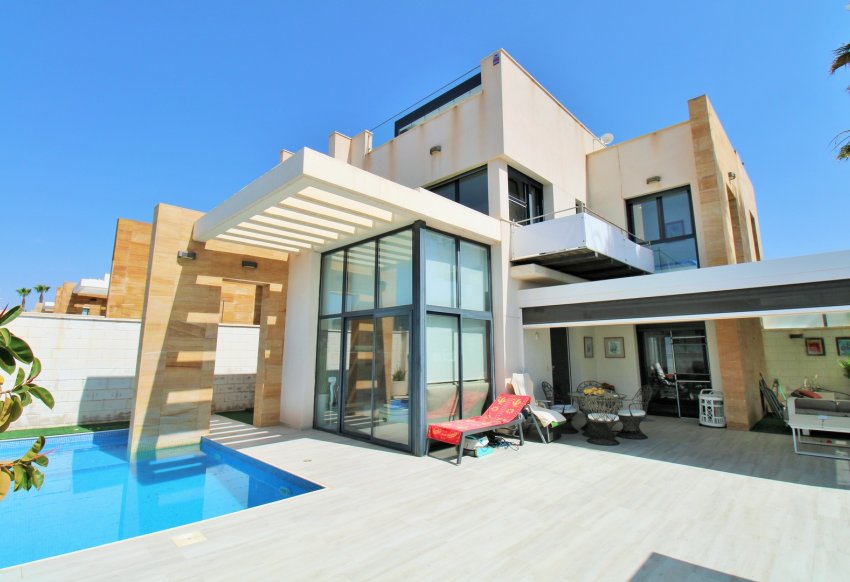 Wiederverkauf - Villa -
Cabo Roig