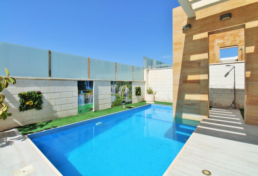 Wiederverkauf - Villa -
Cabo Roig