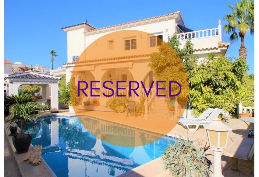 Wiederverkauf - Villa -
Orihuela Costa - Villamartín