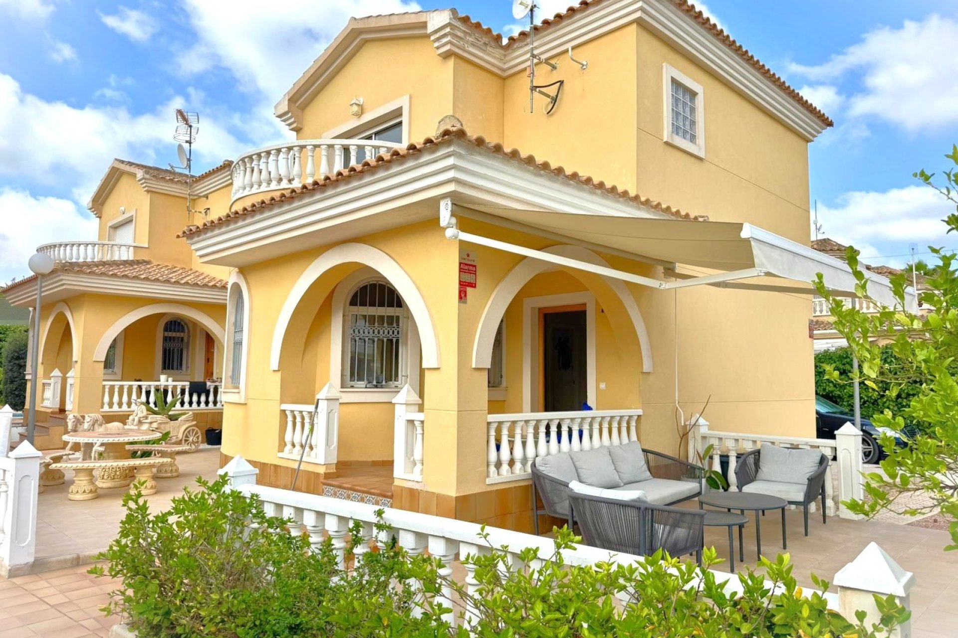 Wiederverkauf - Villa -
Orihuela Costa - Villamartín