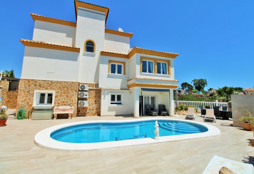 Wiederverkauf - Villa -
Villamartín - Los Dolses