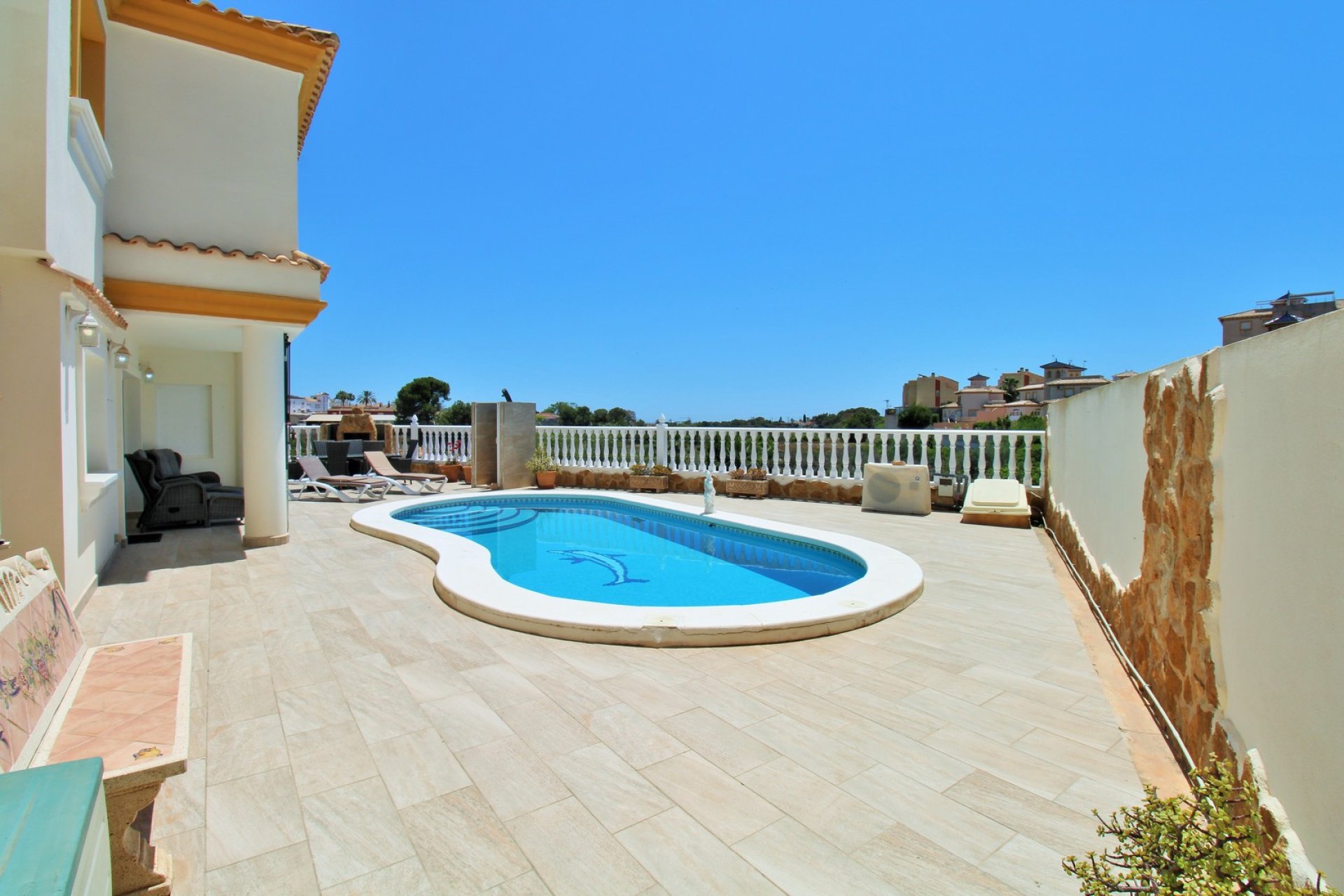 Wiederverkauf - Villa -
Villamartín - Los Dolses