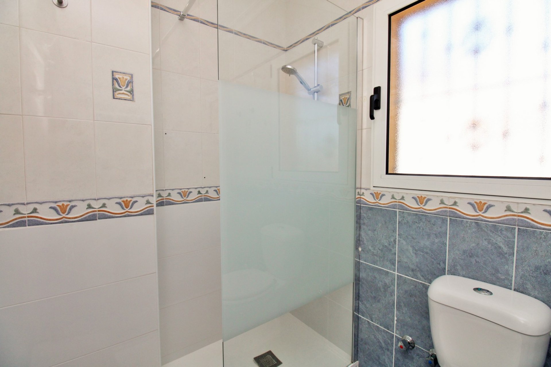 Wiederverkauf - Villa -
Villamartín - Los Dolses
