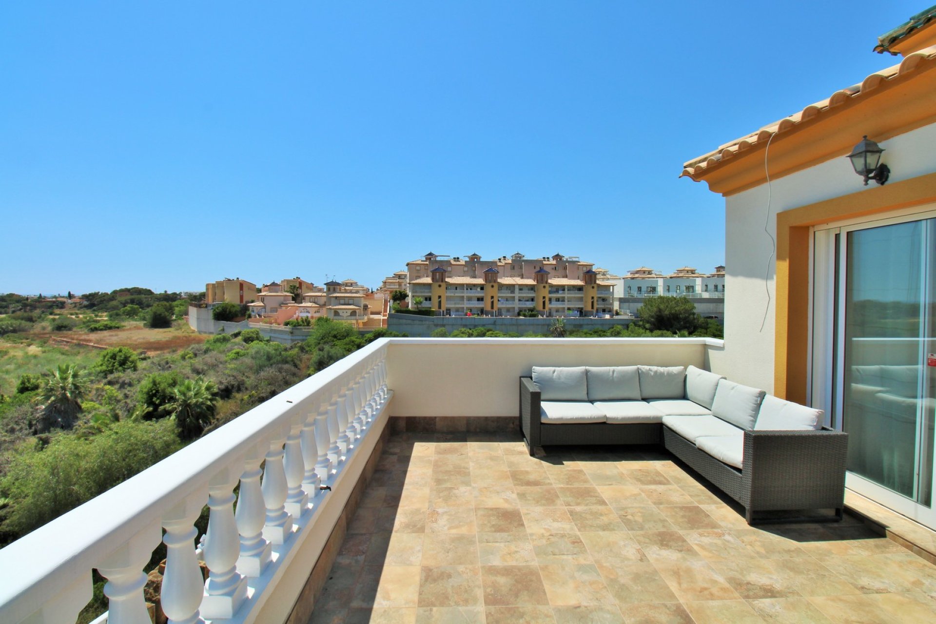 Wiederverkauf - Villa -
Villamartín - Los Dolses