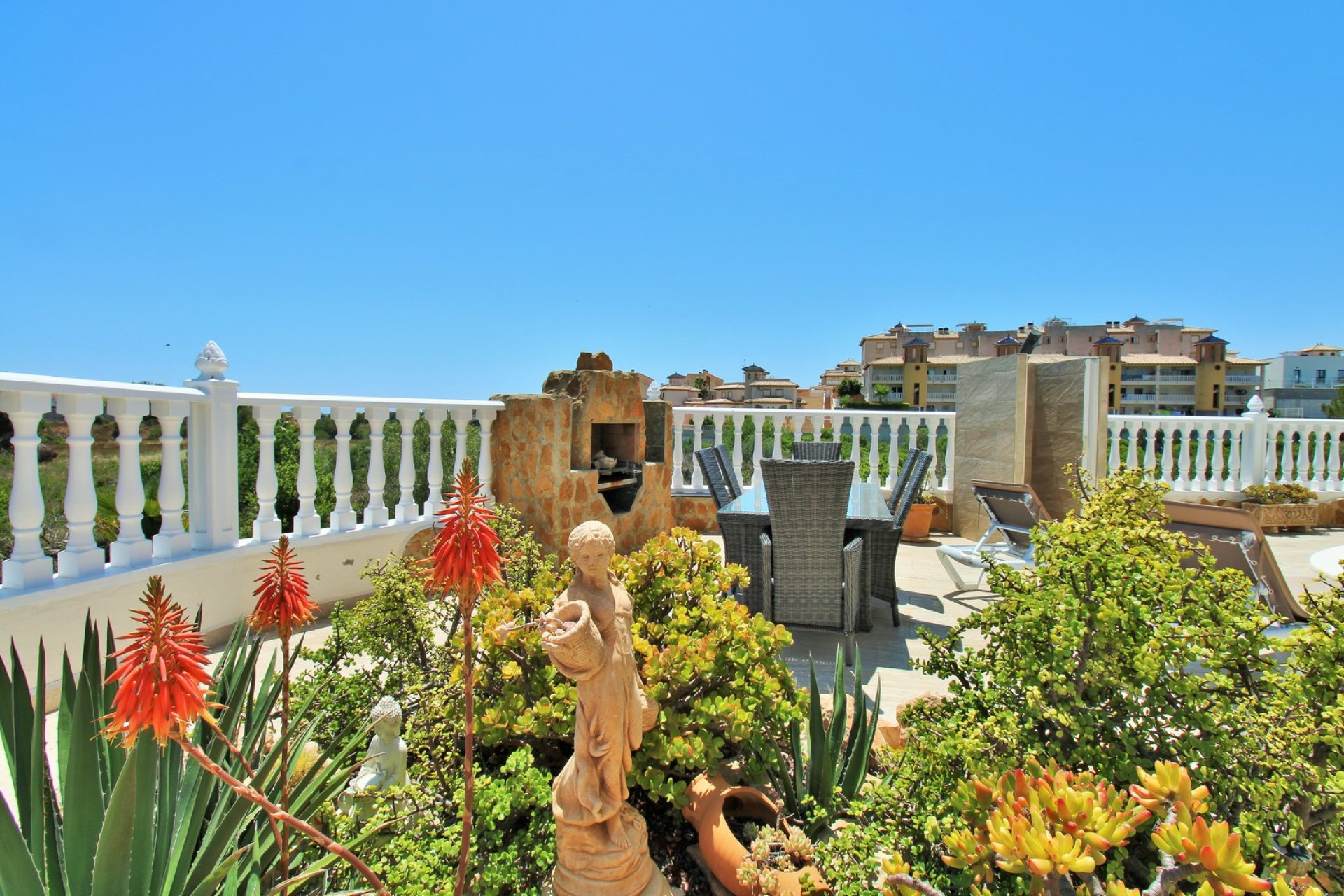 Wiederverkauf - Villa -
Villamartín - Los Dolses