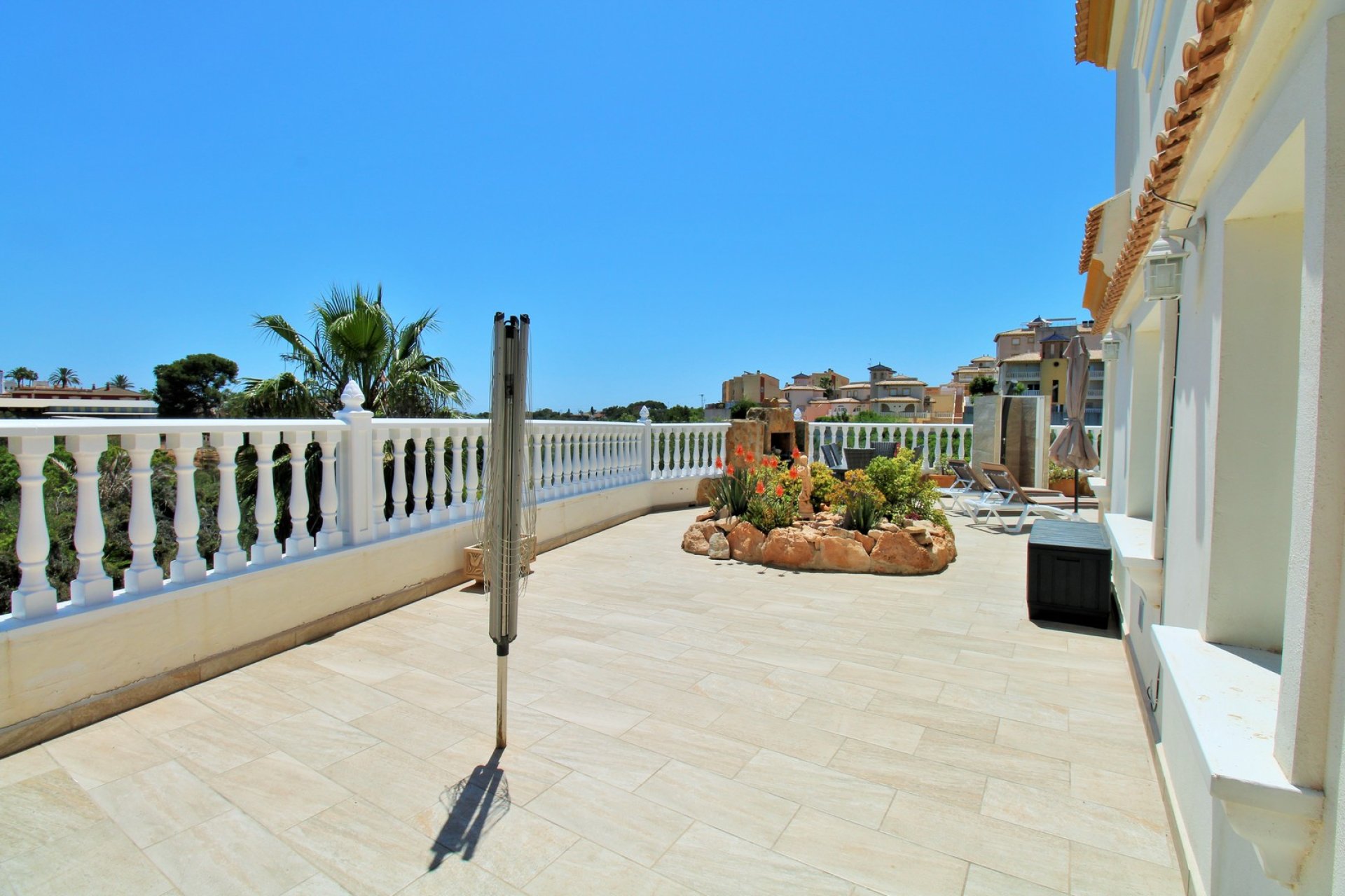 Wiederverkauf - Villa -
Villamartín - Los Dolses