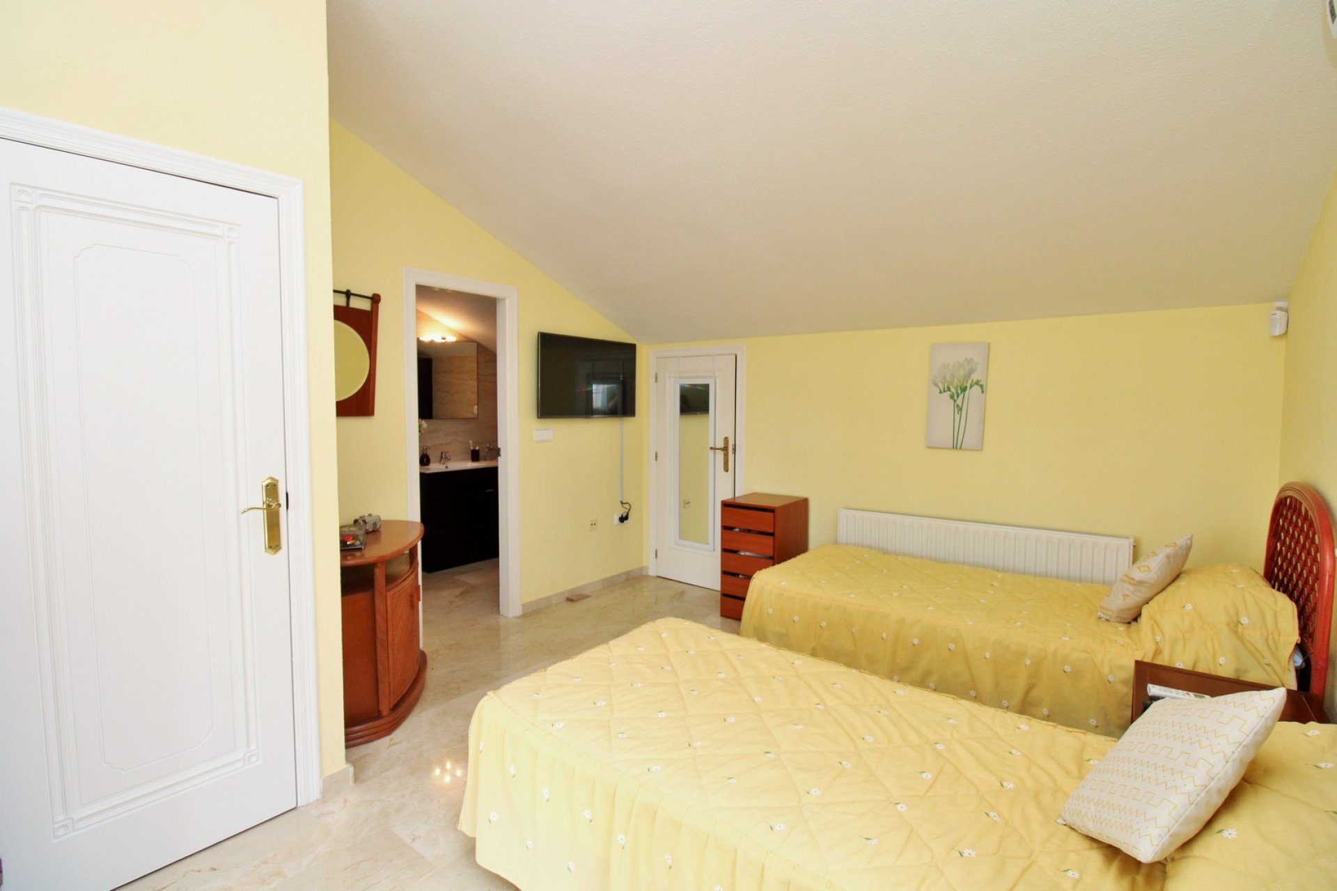 Wiederverkauf - Villa -
Villamartín - Los Dolses