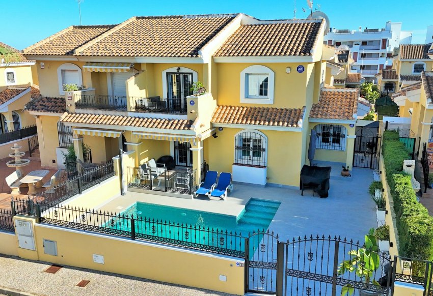 Wiederverkauf - Villa -
Villamartín - Los Dolses