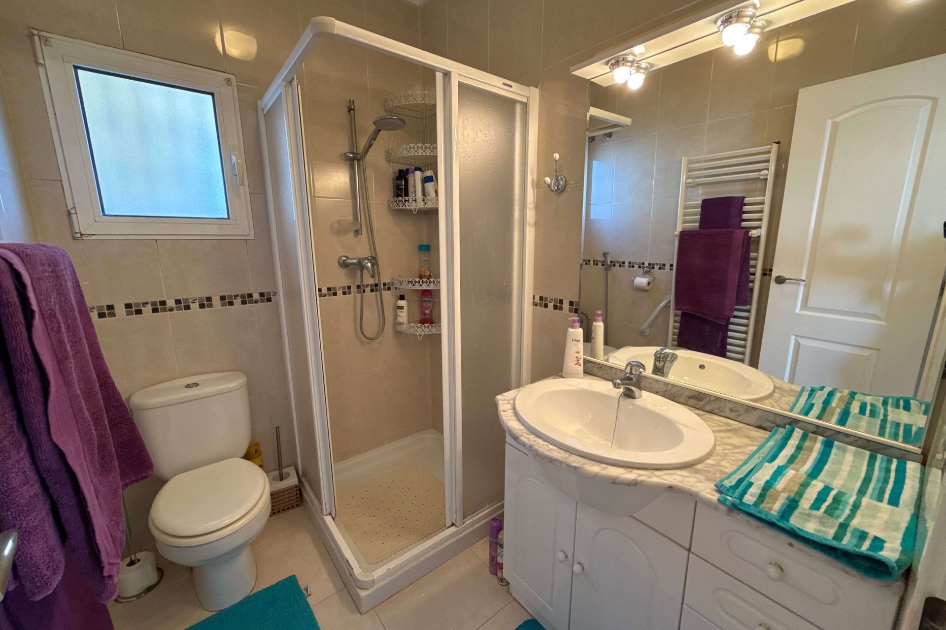 Wiederverkauf - Villa -
Villamartín - Villamartin