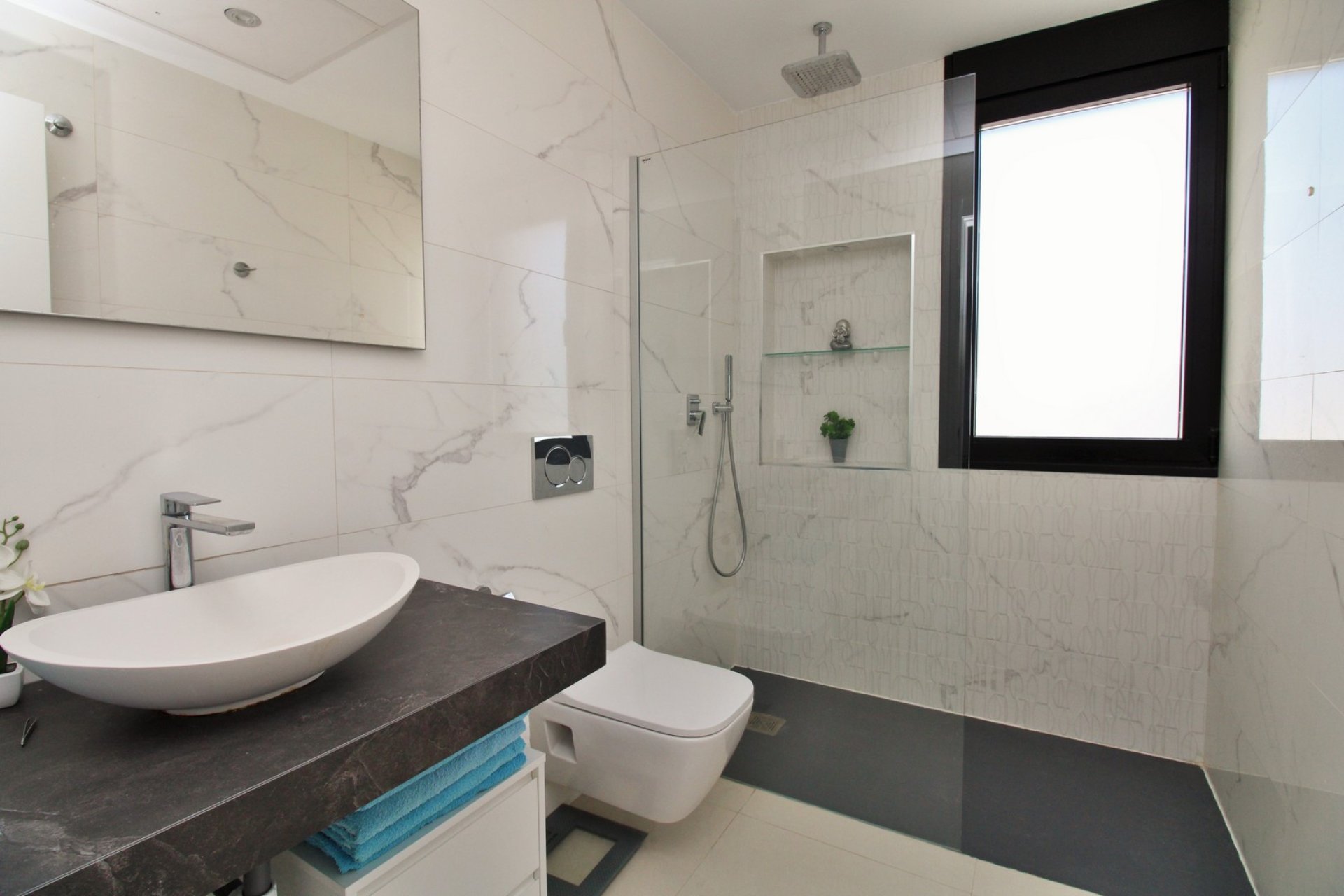 Wiederverkauf - Villa -
Villamartín - Villamartin