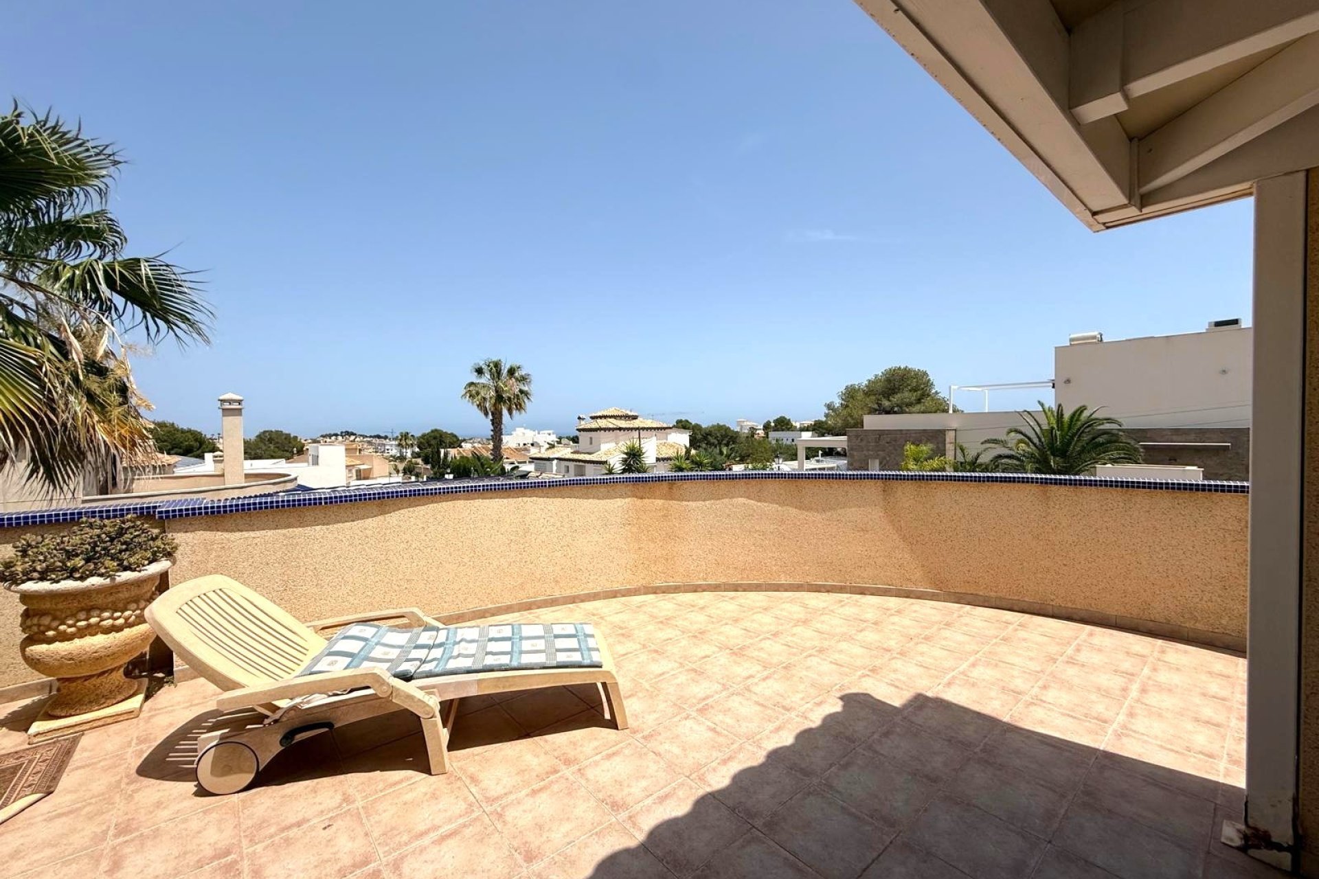 Wiederverkauf - Villa -
Villamartín - Villamartin